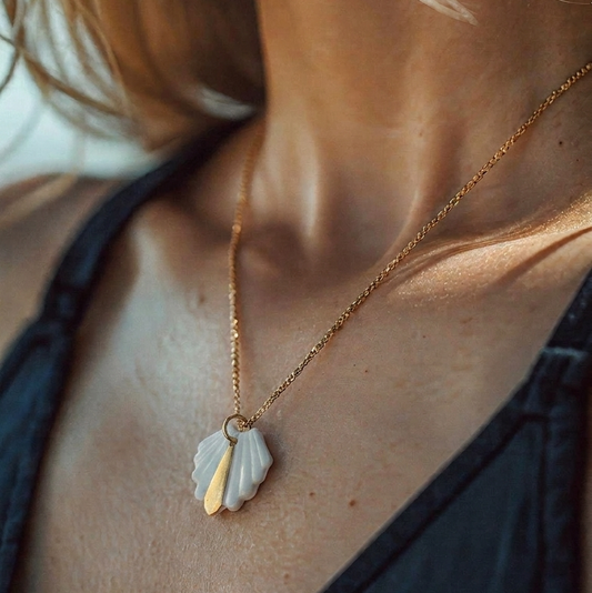 Collier Coquillage en Porcelaine Fine & Or Véritable